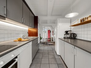 Fridge, microwave, dishwasher, cookware/dishes/utensils