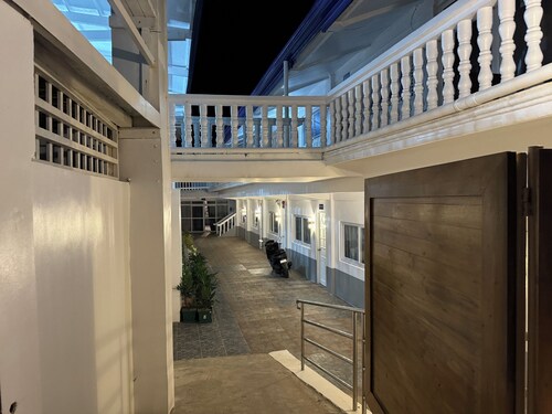 Cozy studio in tranquil Bolabog Beach, Malay with AC, WiFi