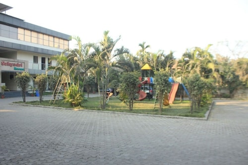 Sahyadri Guest House