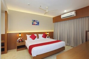 Executive Room | Free WiFi, bed sheets - Sahyadri Guest House (Talasri)