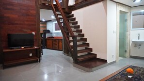 Deluxe Apartment | Desk, laptop workspace, free WiFi - Alu Lofts (Kerobokan)