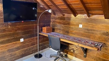 Loft | 1 quarto, escrivaninha, espaço de trabalho para notebook