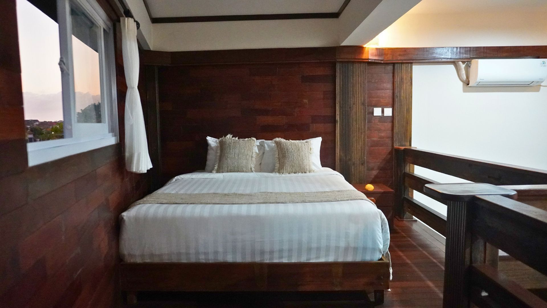 Apartemen Deluks | Meja kerja, ruang kerja ramah laptop, dan Wi-Fi gratis