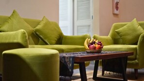 Desk, laptop workspace, free WiFi - Alu Lofts (Kerobokan)