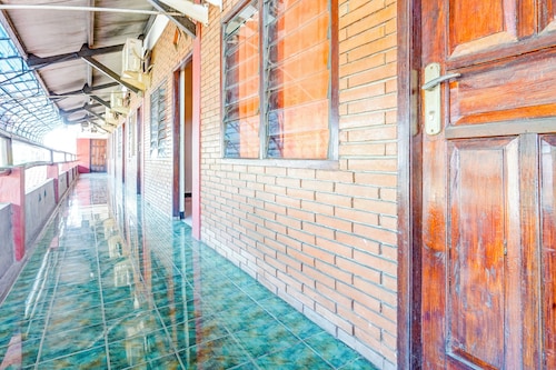 Hotel O Kauman Near International Batik Center Formerly Hotel Bata Merah