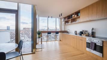 Appartement, 3 slaapkamers, balkon, uitzicht op de stad | Privékeuken