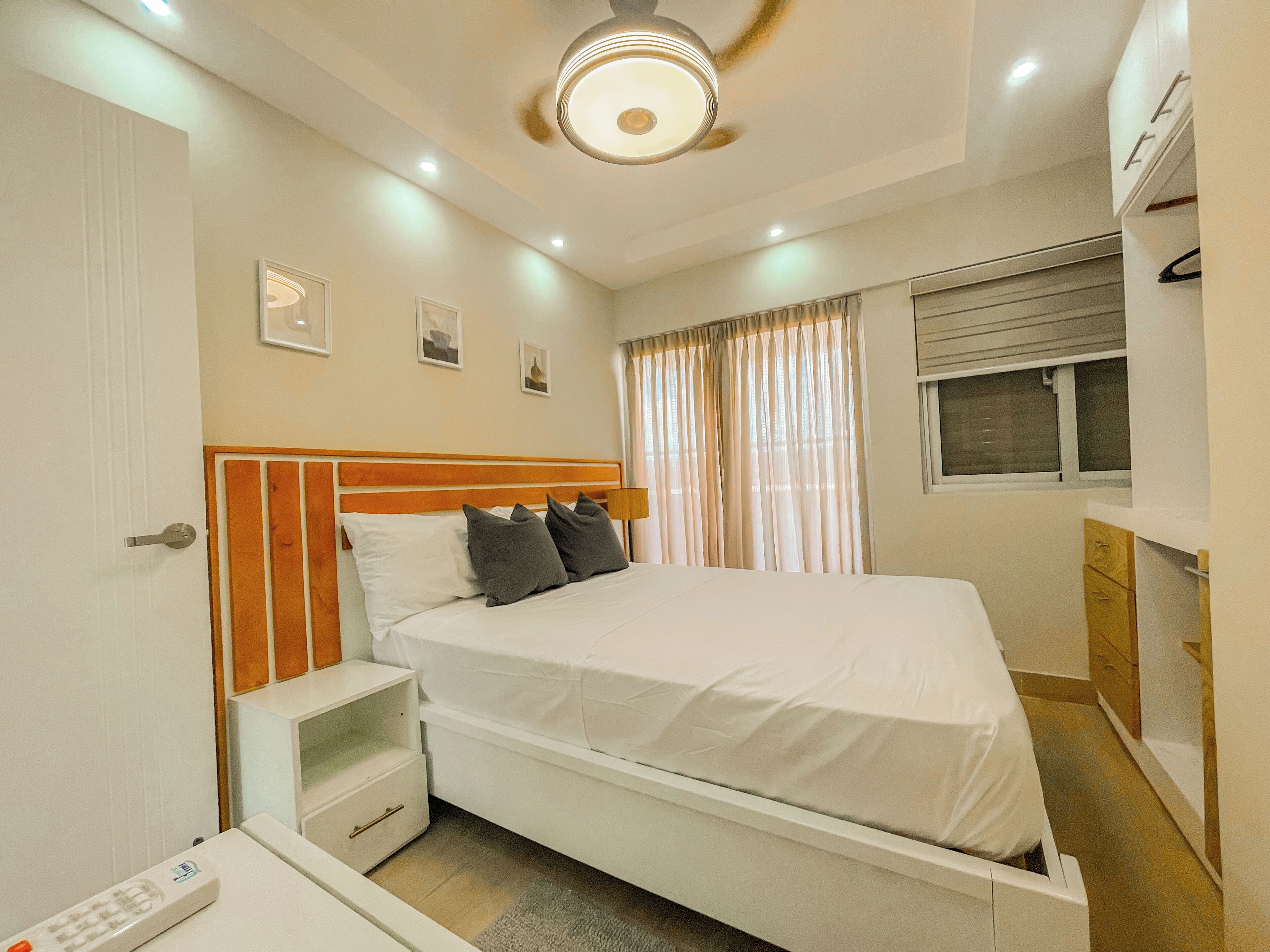 2 dormitorios, tabla de planchar con plancha, wifi y ropa de cama