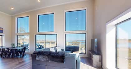 Spacious house with private patio with water views & full kitchen