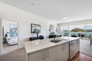 Appartement Deluxe, 3 chambres, balcon, vue sur lâocĂ©an | Cuisine privĂ©e