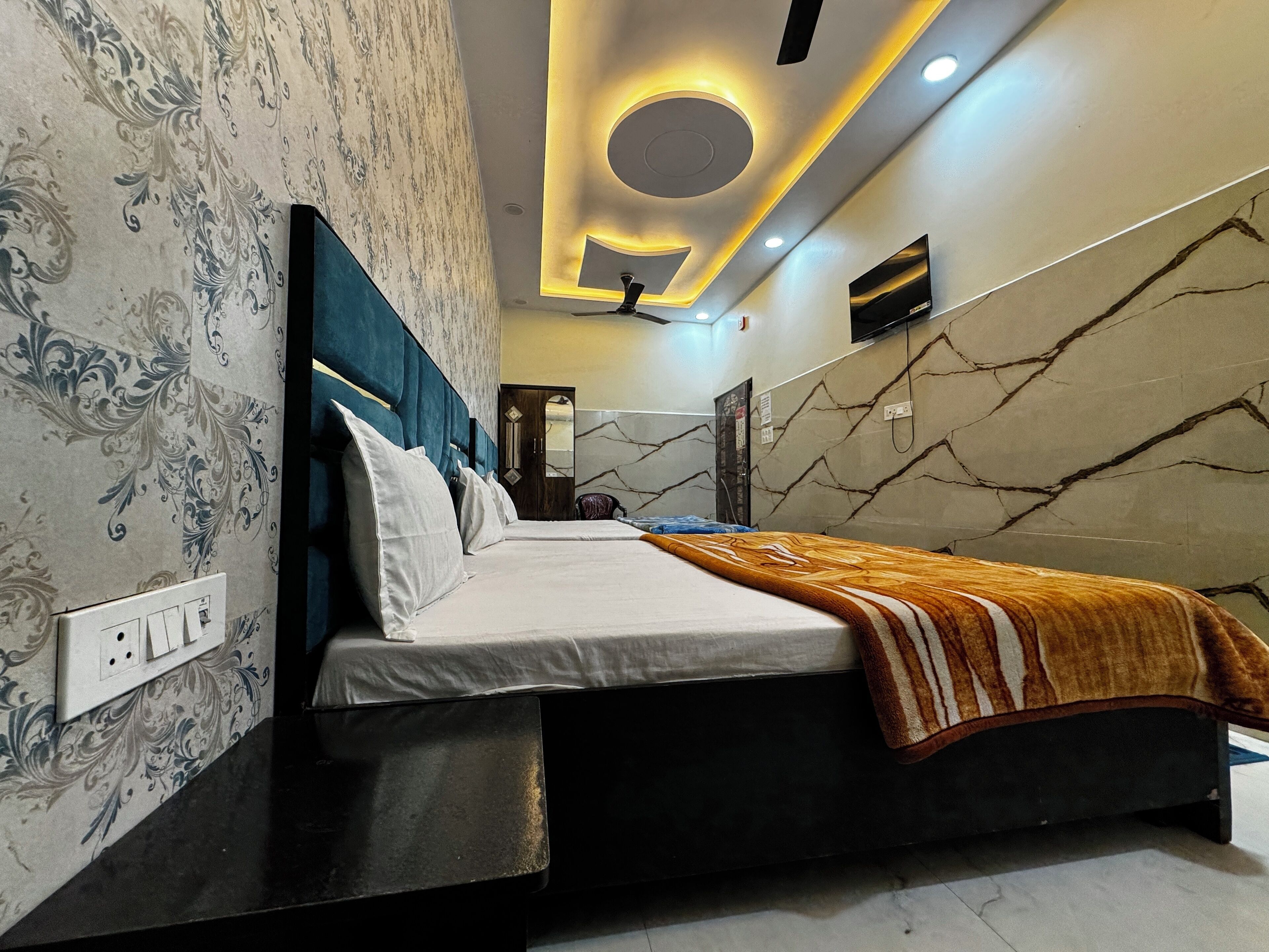 Comfort Double Room | Hypo-allergenic bedding, desk, laptop workspace, free WiFi