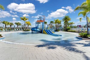 Pool - Spacious 7-bedroom Disney Themed house with AC, WiFi in delightful Kissimmee (Kissimmee)