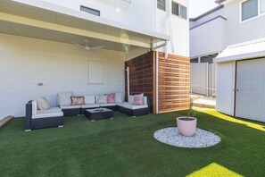 Property grounds - Coastal Echo - Oceanstays - Pet Friendly (Yamba)