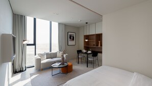 Unclassified image, 3 of 16, button - Business Bay Chic Studio w Pool Gym (Dubai)