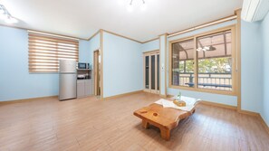 Habitació bàsica, 1 dormitori (Room 203, Building B (Ocean View)) | 1 dormitori i wifi gratuïta 