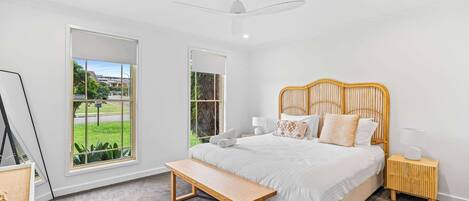 4 bedrooms, iron/ironing board, WiFi, bed sheets