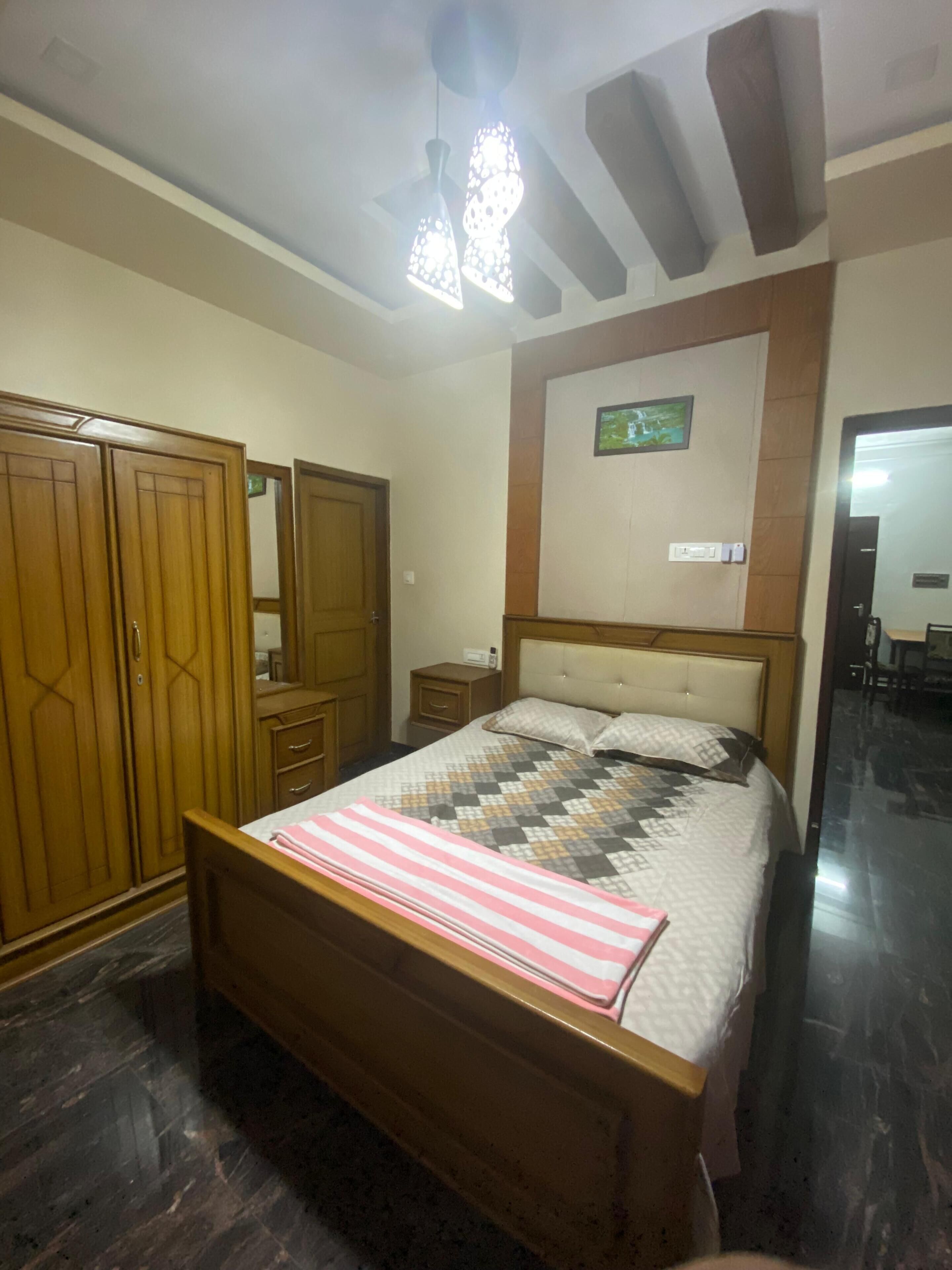 3 sovrum, strykjärn/strykbräda och sängkläder