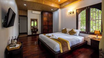 Free WiFi, bed sheets