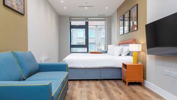 2 bedrooms, iron/ironing board, travel cot, WiFi