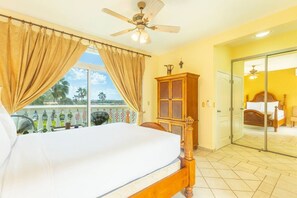 3 間睡房、房內夾萬、可攜式嬰兒床、免費 Wi-Fi