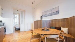 Dining room - Charming Renovated Apartment in Vibrant Saint Gilles, Brussels (Brussels)