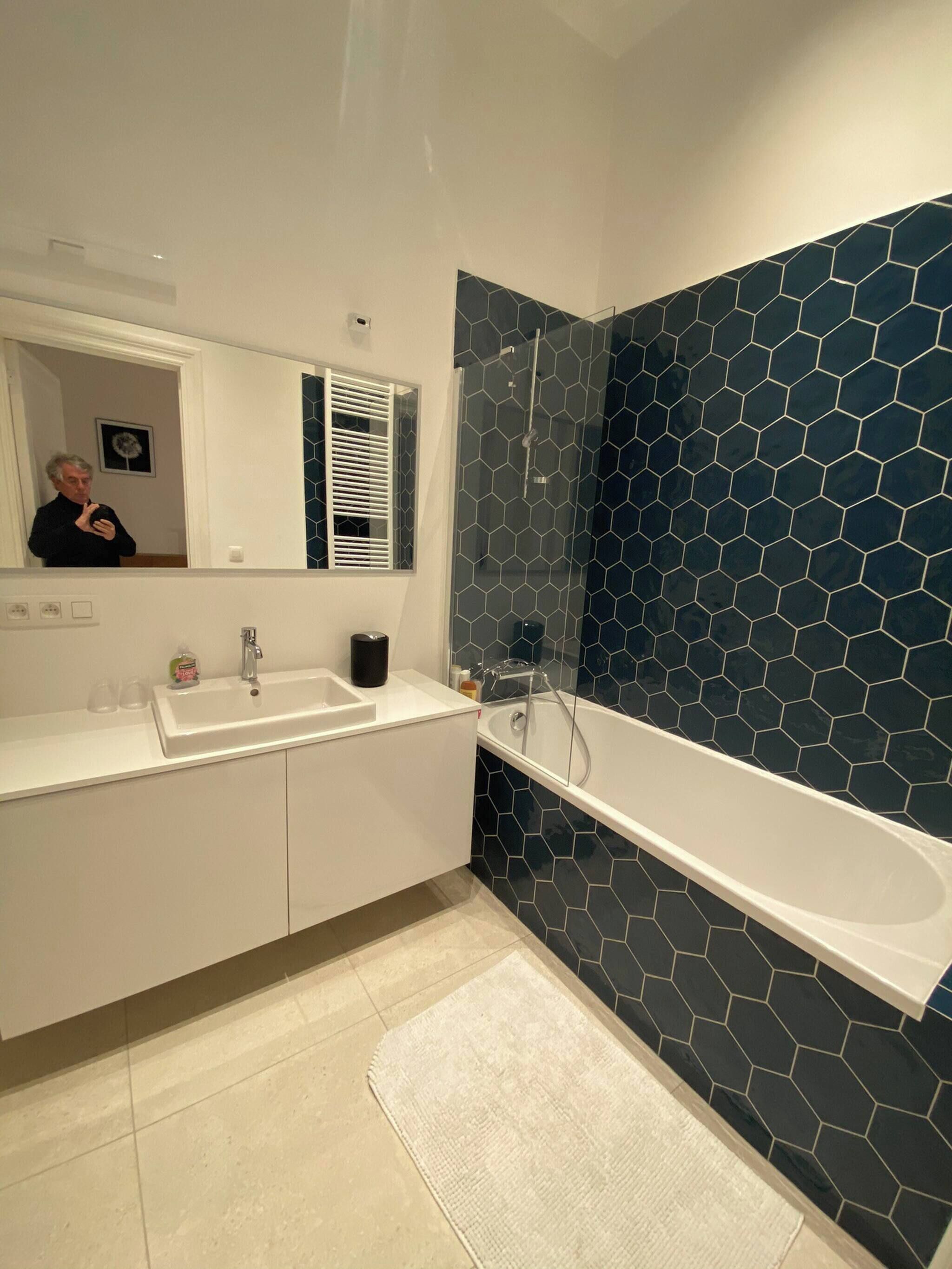 Appartement, 1 slaapkamer, balkon, uitzicht op de stad | Badkamer