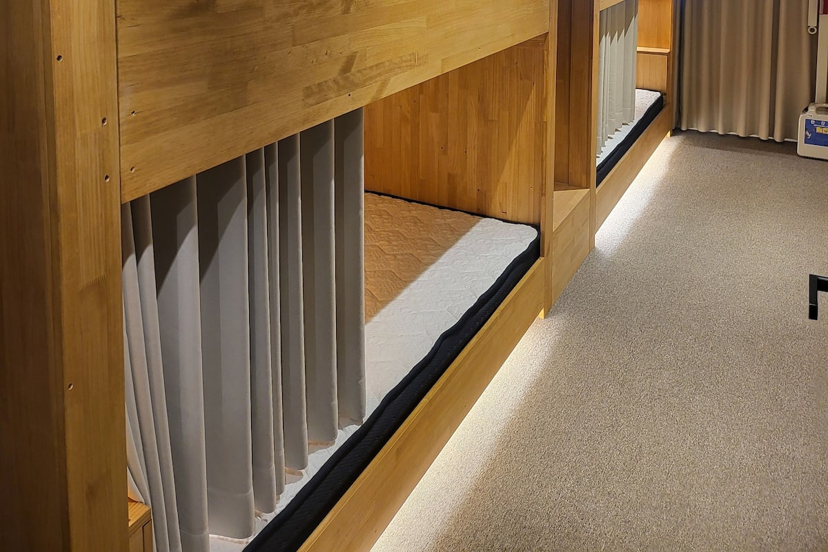 Wifi gratis y ropa de cama