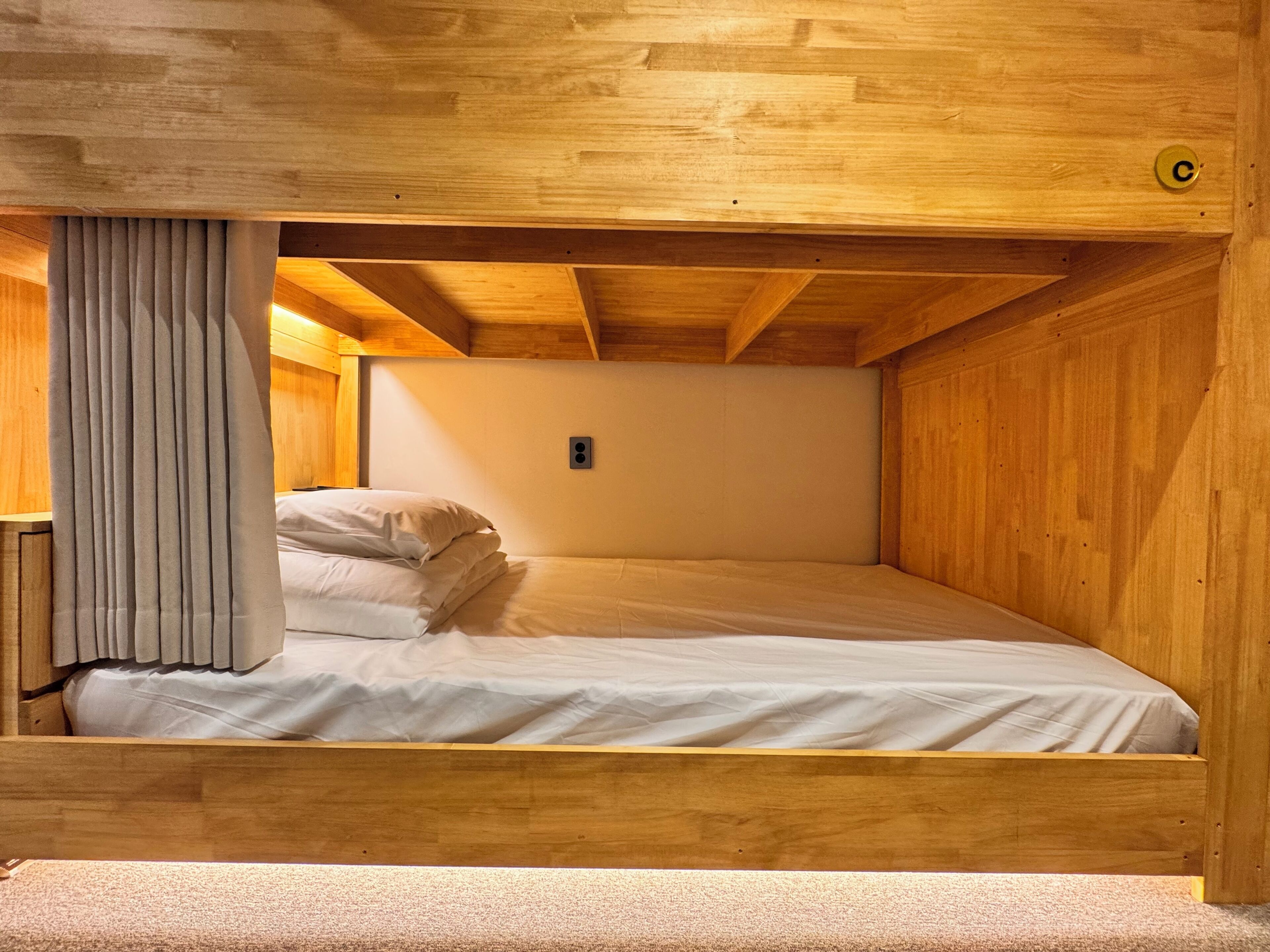 Free WiFi, bed sheets