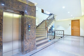 Lobby - Hotel Shandon (New Delhi)