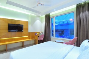 In-room safe, soundproofing, iron/ironing board, free WiFi - Hotel Shandon (New Delhi)