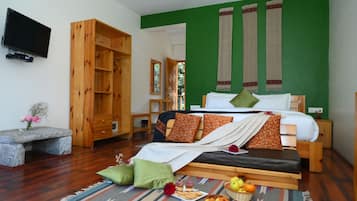 Iron/ironing board, free WiFi