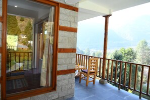 Property grounds - Soulful Abodes (Manali)