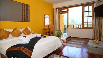 Iron/ironing board, free WiFi