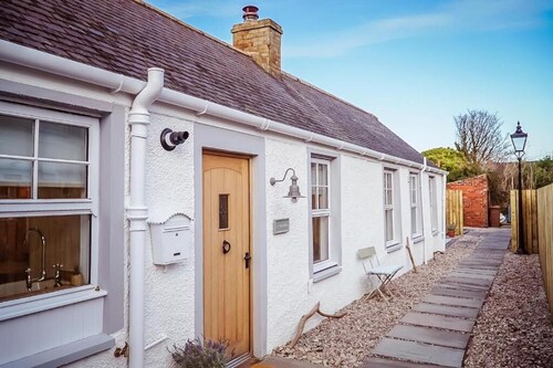 At The River - A Fairytale Cottage by the Beach