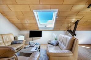 TV - Studio 'Alte Schmiede' with Wi-Fi and Air Conditioning (Kuden)