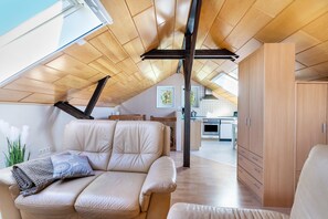 TV - Studio 'Alte Schmiede' with Wi-Fi and Air Conditioning (Kuden)