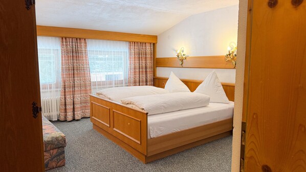 1 bedroom, free WiFi, bed sheets