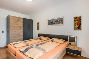 2 habitaciones, tabla de planchar con plancha y wifi gratis 
