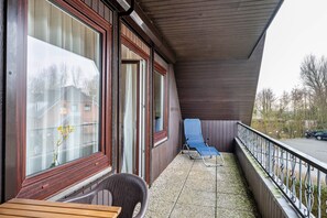 Property grounds - Apartment 'Abendsonne' with Shared Garden, Balcony and Wi-Fi (Westerdeichstrich)