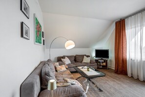 Fernseher, Stereoanlage