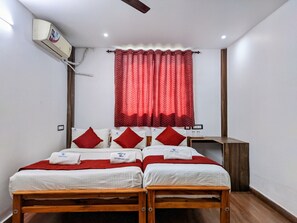 Habitación Premium | Escritorio, espacio para trabajar con laptop y wifi gratis 