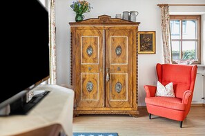 Interior - Apartment 'Kauderer - Wohnung 1' with Private Terrace, Shared Garden and Wi-Fi (Waging am See)