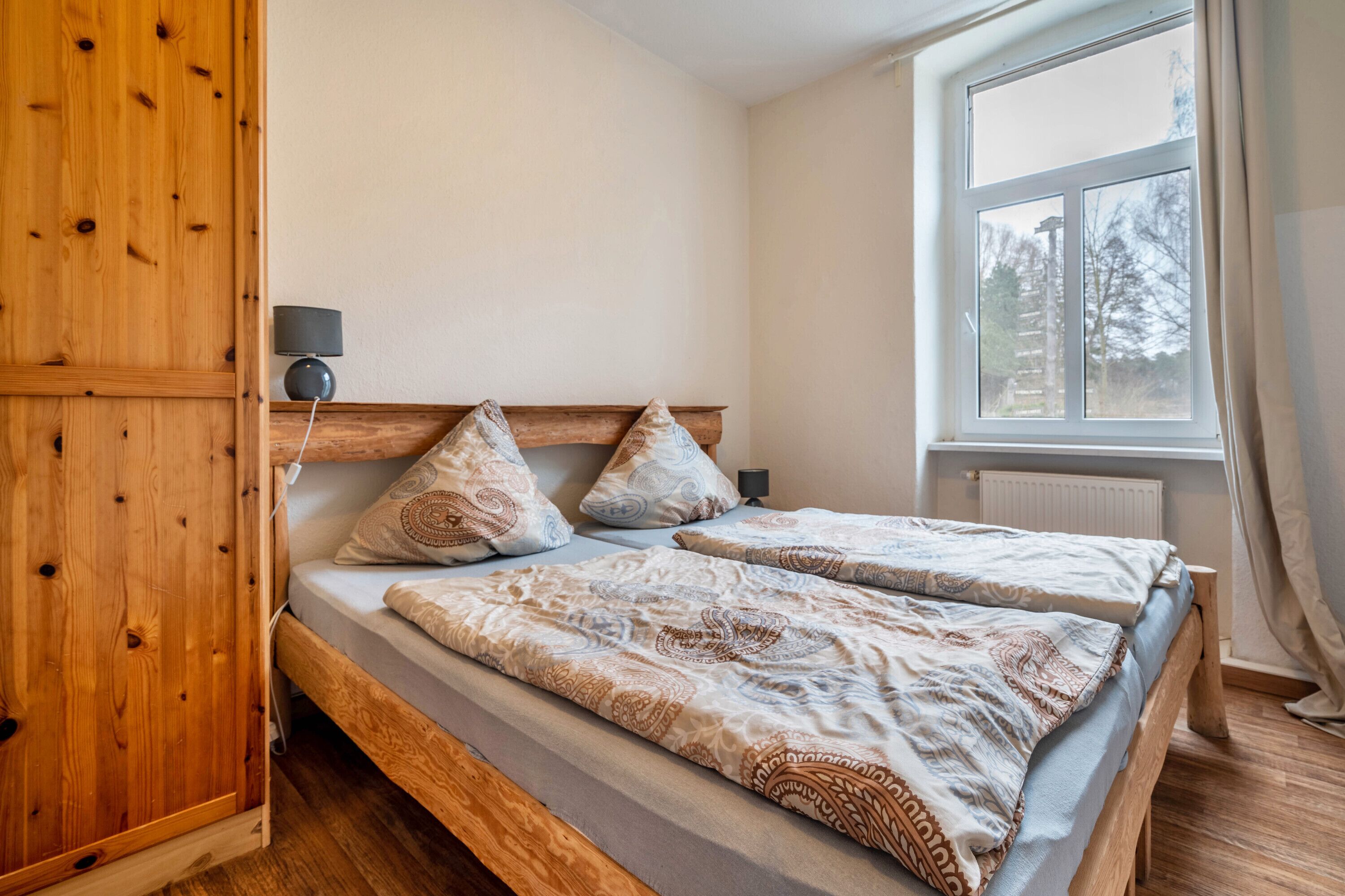 2 bedrooms, bed sheets