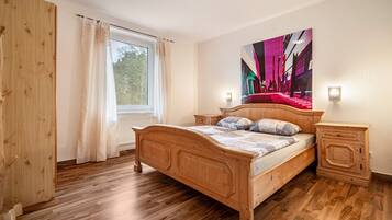 2 bedrooms, WiFi, bed sheets