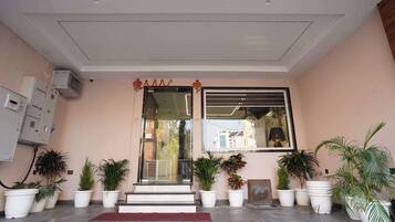 Fachada de la propiedad