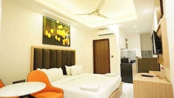 Executive Room | Desk, soundproofing, free WiFi, bed sheets