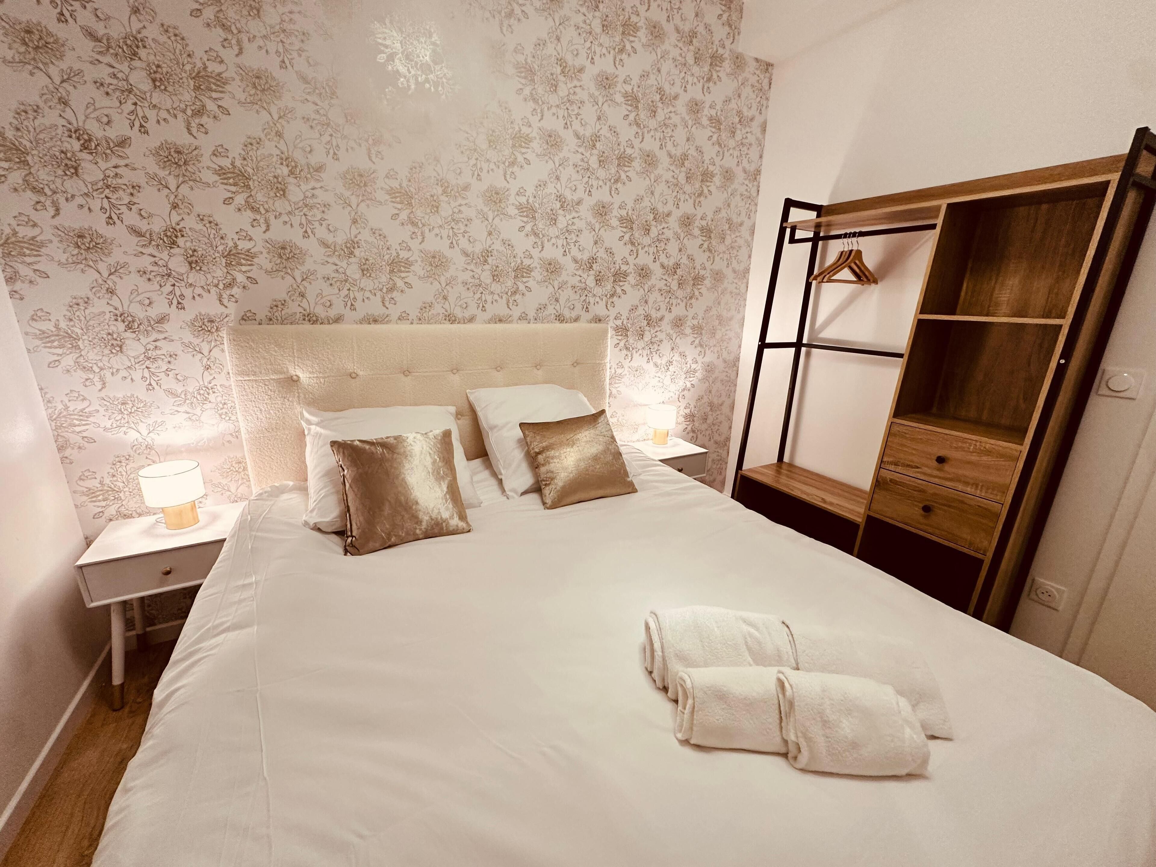 2 bedrooms, iron/ironing board, WiFi, bed sheets