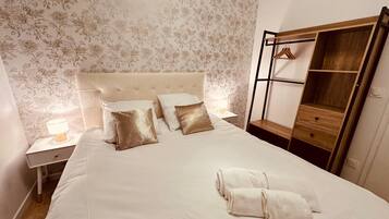 2 bedrooms, iron/ironing board, WiFi, bed sheets