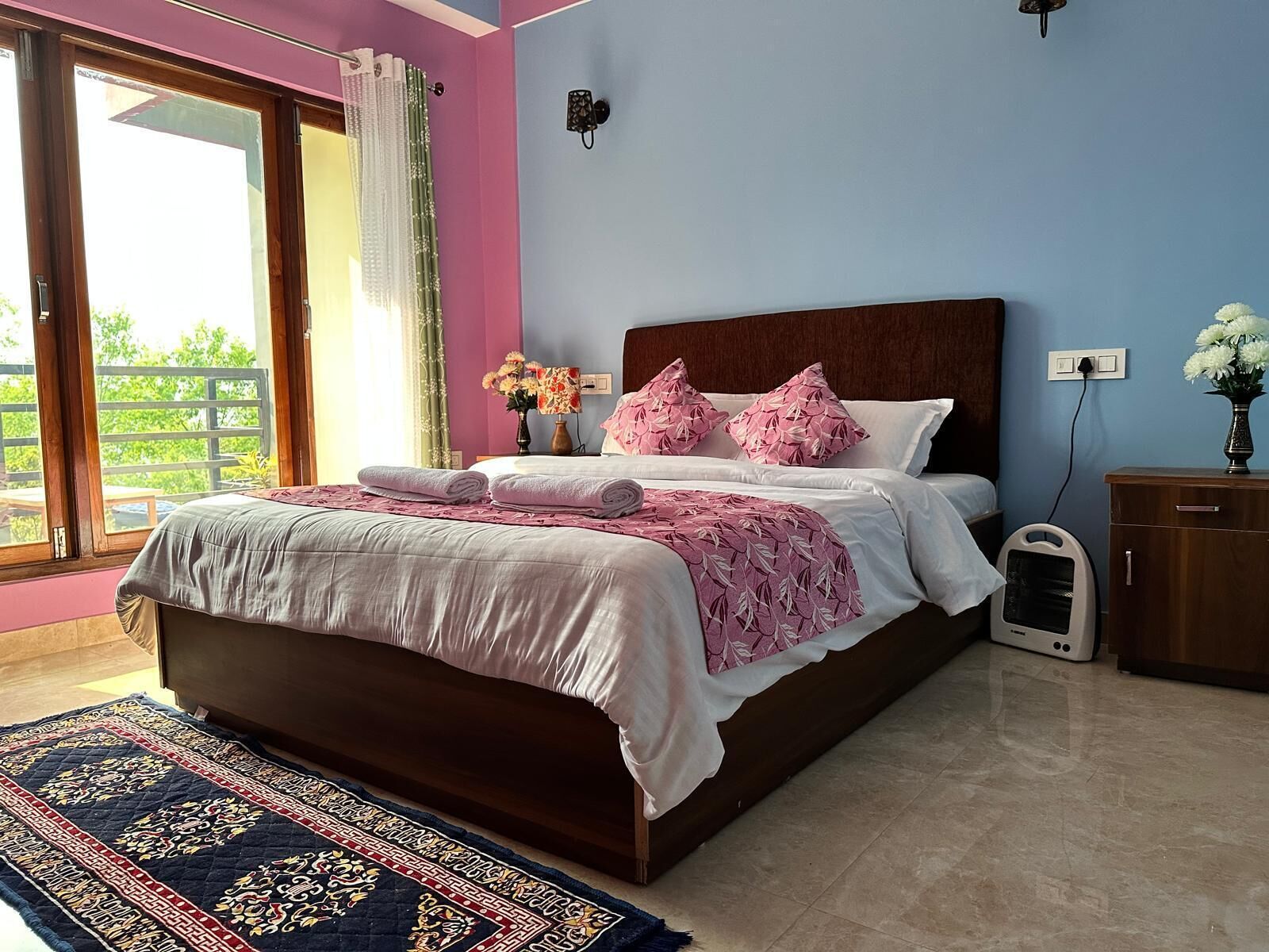 Standard Double Room, Balcony, Mountain View | Desk, iron/ironing board, free WiFi