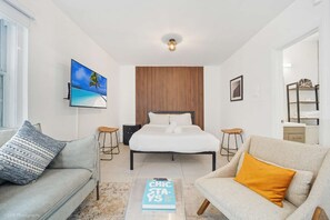 Iron/ironing board, WiFi, bed sheets