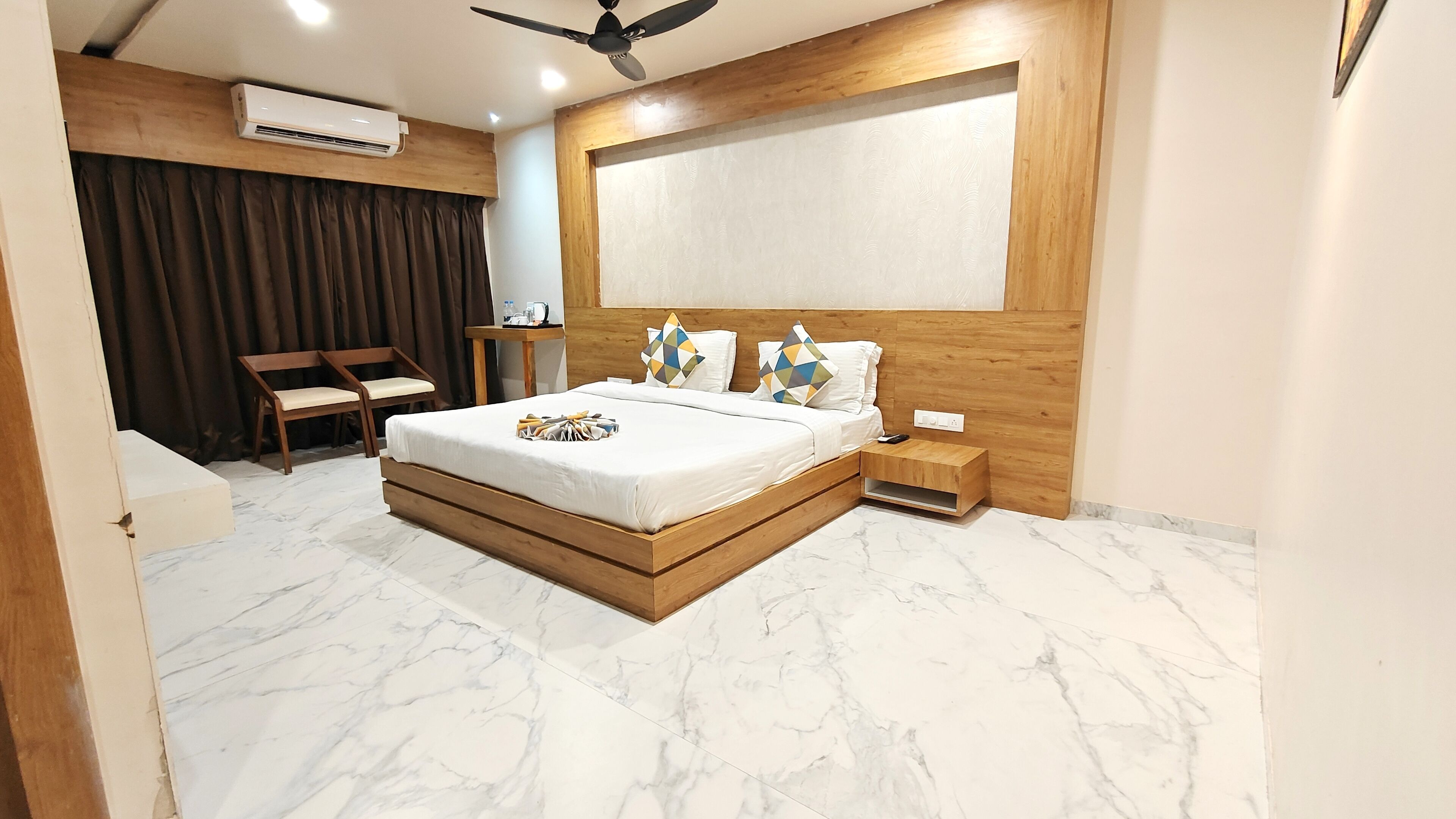 Deluxe Double Room | Soundproofing
